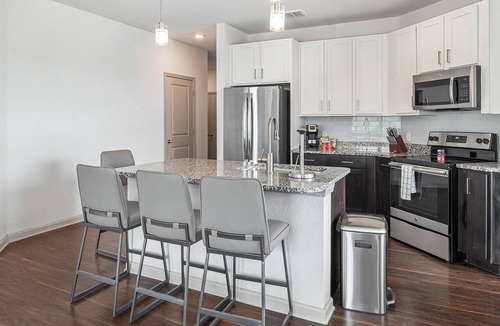 Bridgeport Apartment | Landing | Modern 1BD in Steelpointe Harbor