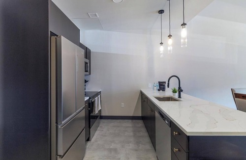 Downtown Hartford Apartment | Landing | Modern 1BD in Downtown Hartford