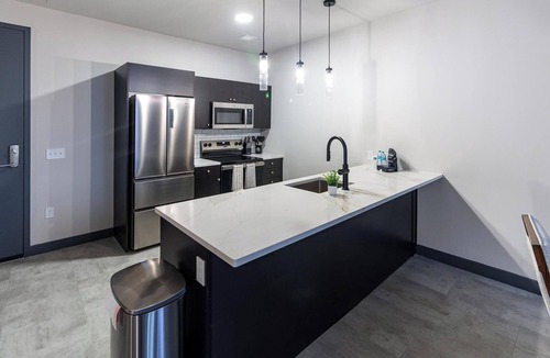 Downtown Hartford Apartment | Landing | Modern 1BD in Downtown Hartford