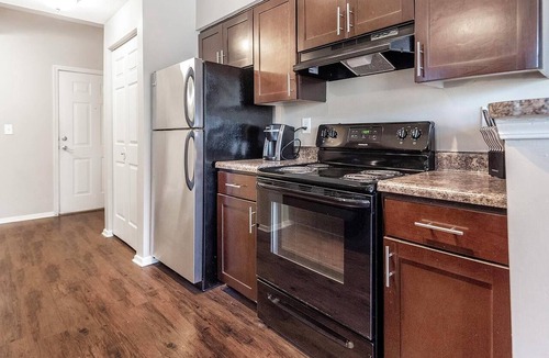 Germantown Apartment | Landing | Modern 1BD, Tennis Court, Gym