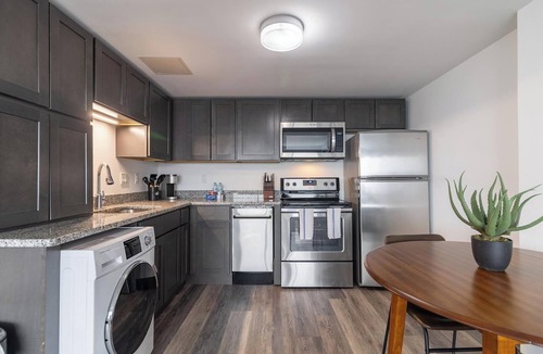 Downtown Hartford Apartment | Landing | Modern 1BD, Yoga Studio, Game Room