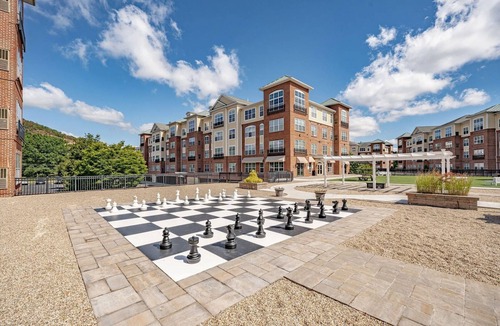 West New Haven Apartment | Landing | Modern 2BD, Gym