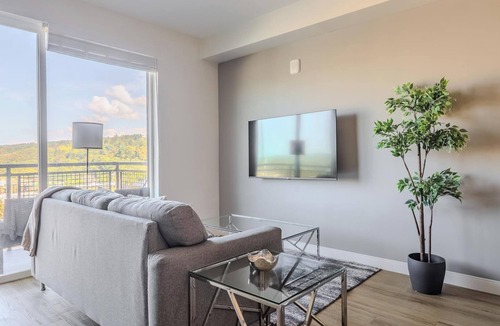 Ithaca Apartment | Landing | Modern Studio, Gym