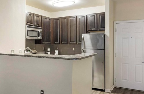 Norristown Apartment | Landing | Modern 2BD, Clubhouse, Gym