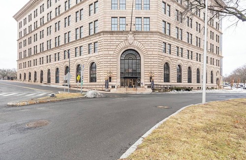 Downtown Hartford Apartment | Landing | Spectacular 1BD in Downtown Hartford