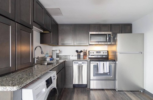 Downtown Hartford Apartment | Landing | Spectacular 1BD, Gym, Pool
