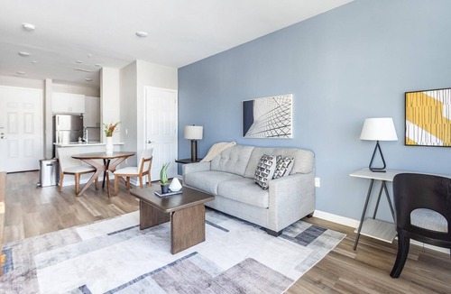 Raritan Apartment | Landing | Spectacular 1BD, Gym, Clubhouse