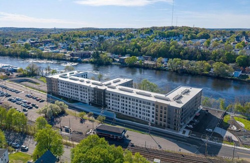 Haverhill Apartment | Landing | Spectacular Studio, Pool, Gym