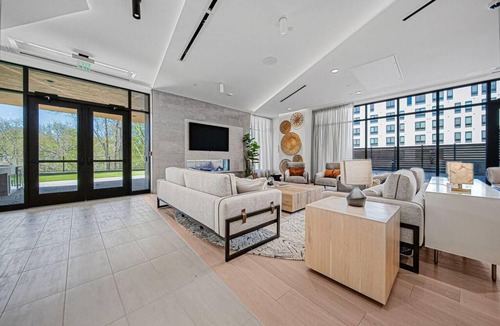 Haverhill Apartment | Landing | Spectacular Studio, Gym, Pool