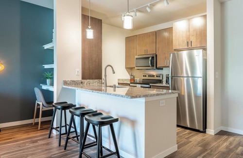 Bridgeport Apartment | Landing | Spectacular 1BD in Steelpointe Harbor