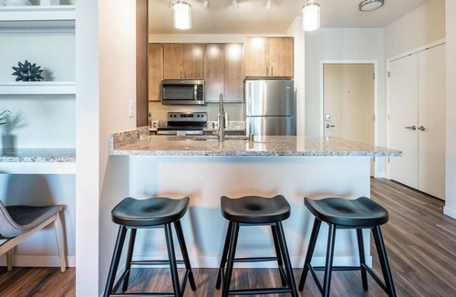 Bridgeport Apartment | Landing | Stunning 2BD in Steelpointe Harbor
