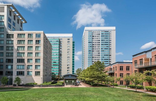 West End Apartment | Large 2 Bed/2 Bath, Modern Building, Across MGH, Centrally Located Parks shops