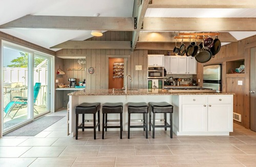 Provincetown House | Large 3 BR/2.5 Bath, Two Blocks from Town, Two Parking Spots, Monument View