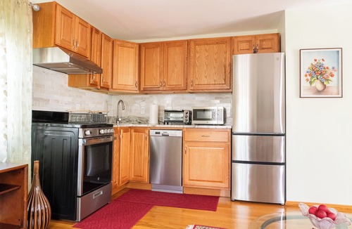West Roxbury Apartment | Large 5-Bed Modern Family Retreat with Kitchen & Free Parking Near Boston!