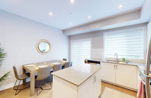 Newtonbrook House | Large 5 Bedroom/5 Bath [Near Rogers Stadium/Downsview by Keele and Wilson St]