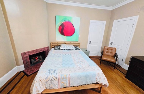 Federal Hill House | Large beautiful room in Federal Hill Downtown