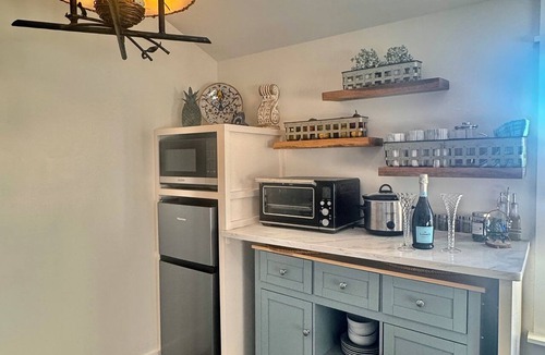 Greenland Apartment | Large, beautiful studio on bucolic Great Bay, 4mi to charming vibrant Portsmouth