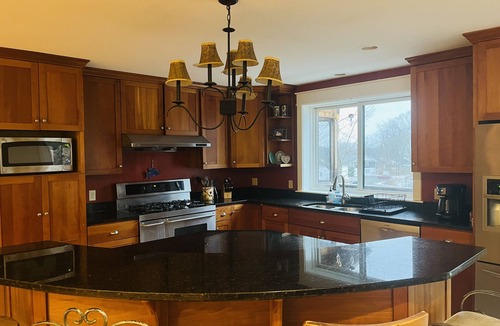 Cape Porpoise House | Large Custom Home with Hot Tub, Fully Air Conditioned with Separate En-suite