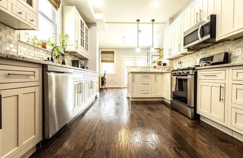 Eckington Bed & Breakfast | Large DC Home for Families & Groups - Free Parking - Prime Location
