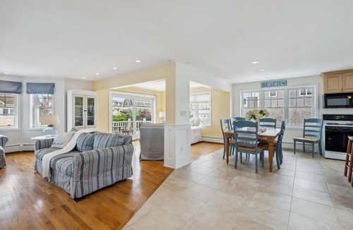 Seabrook House | Large Family Beach House - 4 Doors From The Beach!