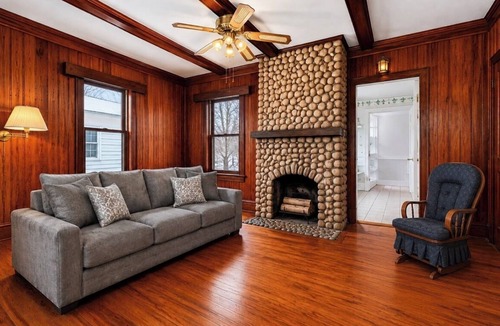 Niantic House | Large Home in Crescent Beach- Steps to the Beach!