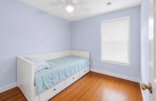 Niantic House | Large Home in Crescent Beach- Steps to the Beach!