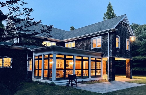 Amagansett North House | Large home on quiet cul-de-sac