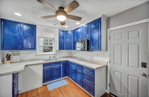 South Euclid House | Large Home | UH South Green-3min, MetroHealth-6min