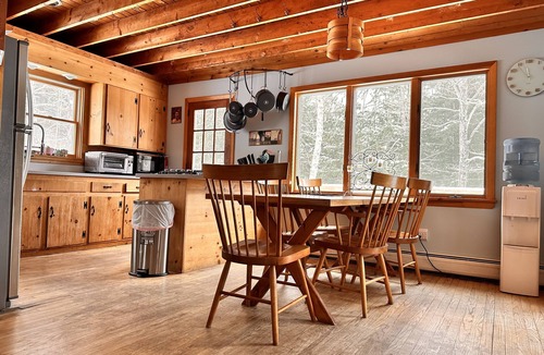 Waterbury Center House | Large house with hot tub 5min from Stowe