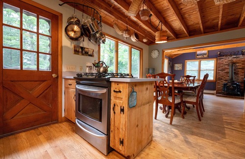 Waterbury Center House | Large house with hot tub 5min from Stowe