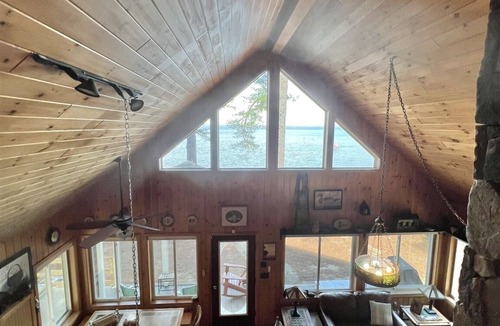 Standish House | LARGE SANDY BEACH. 3 BEDROOM 2 BATHROOM. WATERFRONT