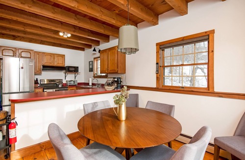 Jeffersonville Ski Chalet | Large Ski Chalet minutes from Smuggler's Notch!