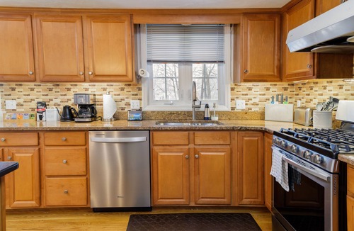 Randolph House | Large Spacious Home with King Beds, very Convenient 4BR 2.5BA