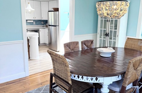Hyannis House | Last 2 Wks Aug Open-Minutes to Beaches, Main St., Ferry + bikes, Fall Dates Open