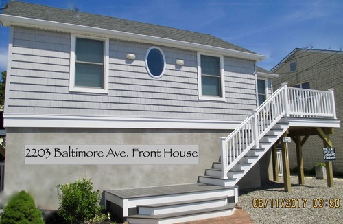 Ortley Beach House | LAVALLETTE Beach Home w/Rooftop Deck Steps to Beach & BEACH BADGES INCLUDED