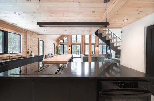 Amherst Ski Chalet | Le Mitik Tremblant - SPA - LACS - PLAGES - JEUX