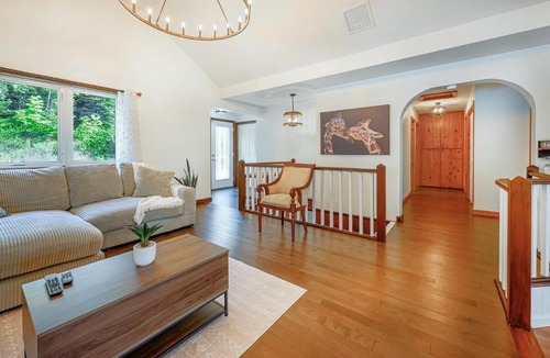Notre-Dame-de-Pontmain Ski Chalet | Le Zephyr Beach SPA Billard Waterfront