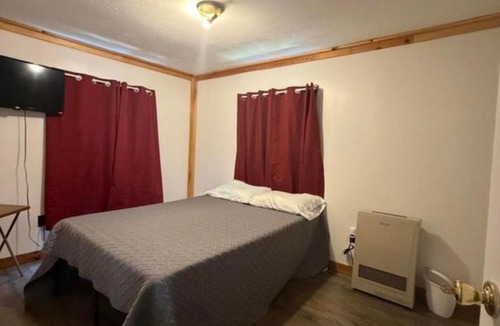 Monson Hostel | Leapin leanas