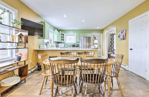 Lebanon House | Lebanon Farmhouse: 29 Mi to Ocean Beach Park!