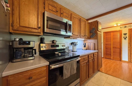 North Conway House | Less than 1 mile to charming North Conway 3-bedroom house with private hot tub