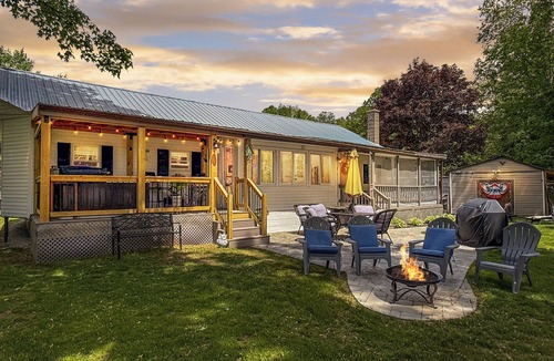 North Conway House | Less than 1 mile to charming North Conway 3-bedroom house with private hot tub