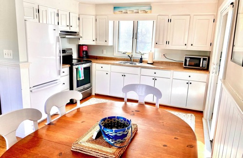 Truro House | Less than 2 miles to either Bayside or Ocean side beaches