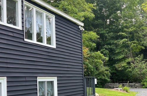 Cornwall Cottage | **Less than 5 minute walk to Mohawk Ski Area.**