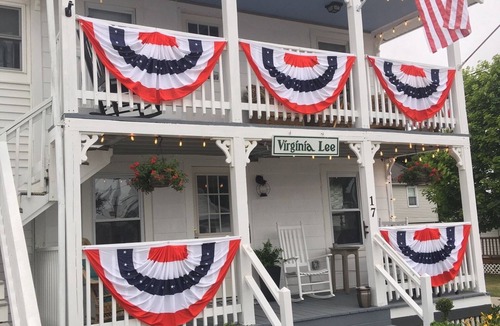 Hampton Cottage | Let the sea revive you. 1/2 block to beach