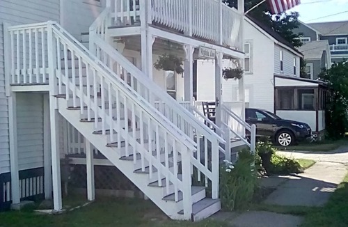 Hampton Cottage | Let the sea revive you. 1/2 block to beach.