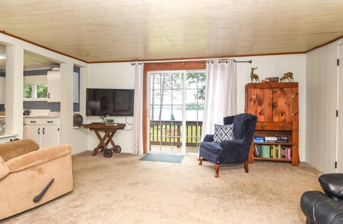 Winthrop Cottage | Life on the Lake with Private Dock & Fire Pit!