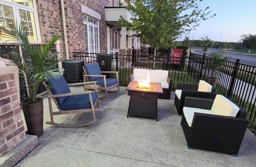 Orangeville House | Ligero Townhouse Entire Four Bedrooms Home