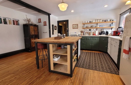 Halcottsville House | Light-filled loft minutes from lake and slopes