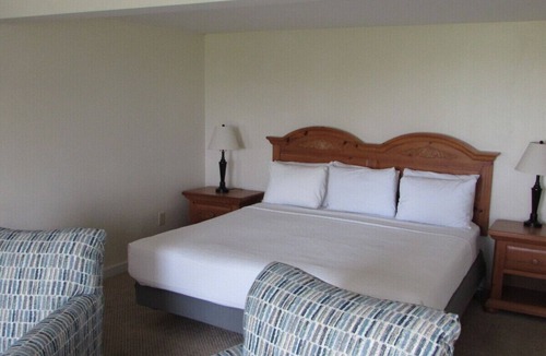 West Dennis Hotel | Lighthouse Inn