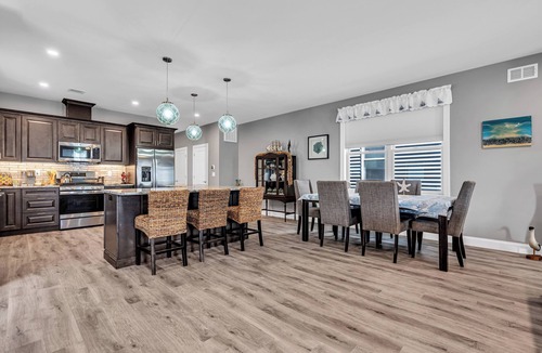 Seaside Heights House | Linens+Towels | Fast WiFi | 3 Decks | Coffee Maker